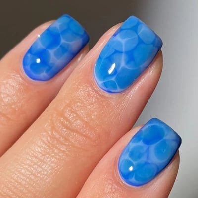 colori estivi unghie blu